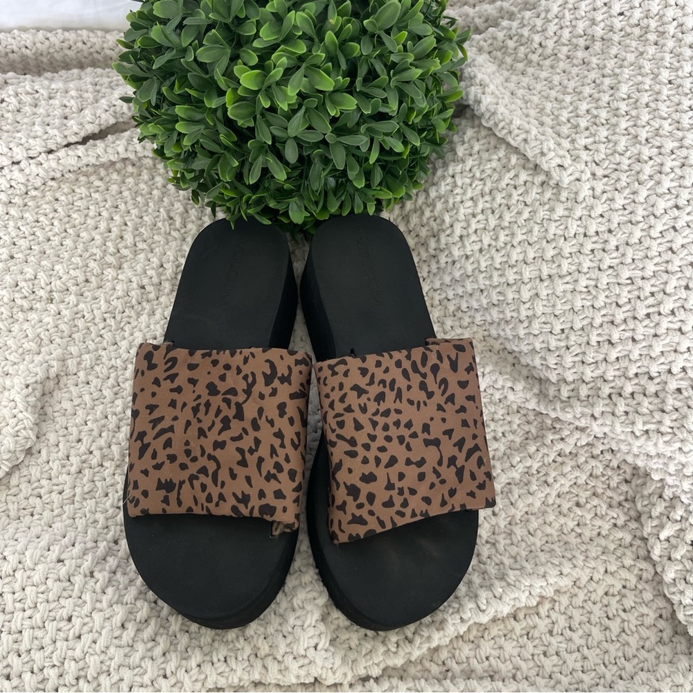 Volcom Leopard Print Platform Shoes Black and Brown Size 8